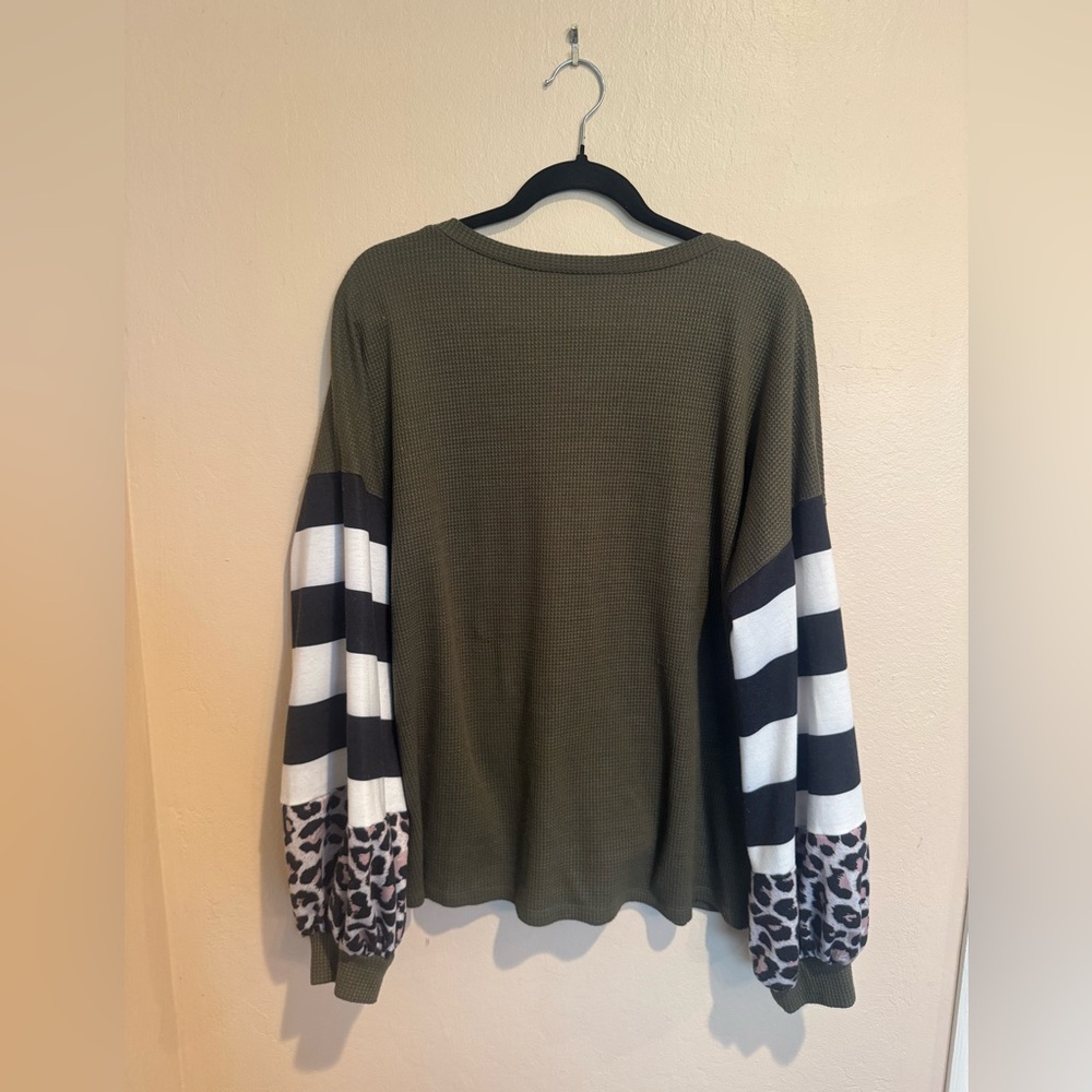 Olive Green V Neck Striped and Cheetah Print Sleeve Women's Top - Picture 2 of 3